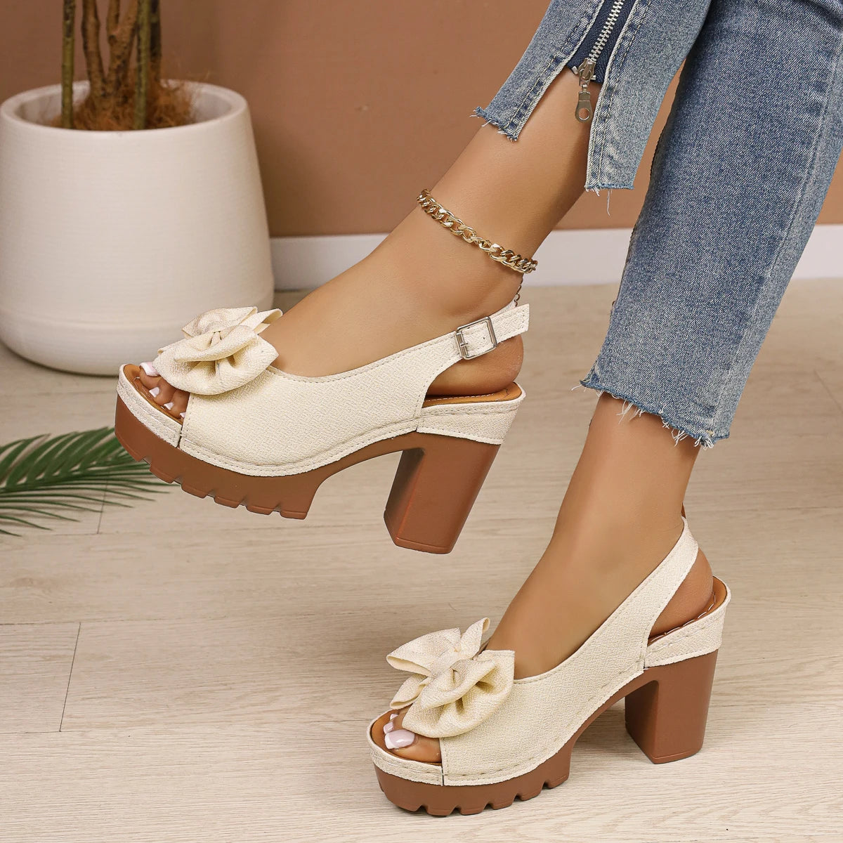 Leather Heels with Bow