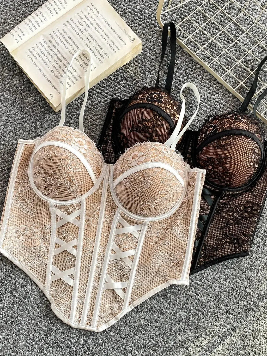Sweet Lace Bustier