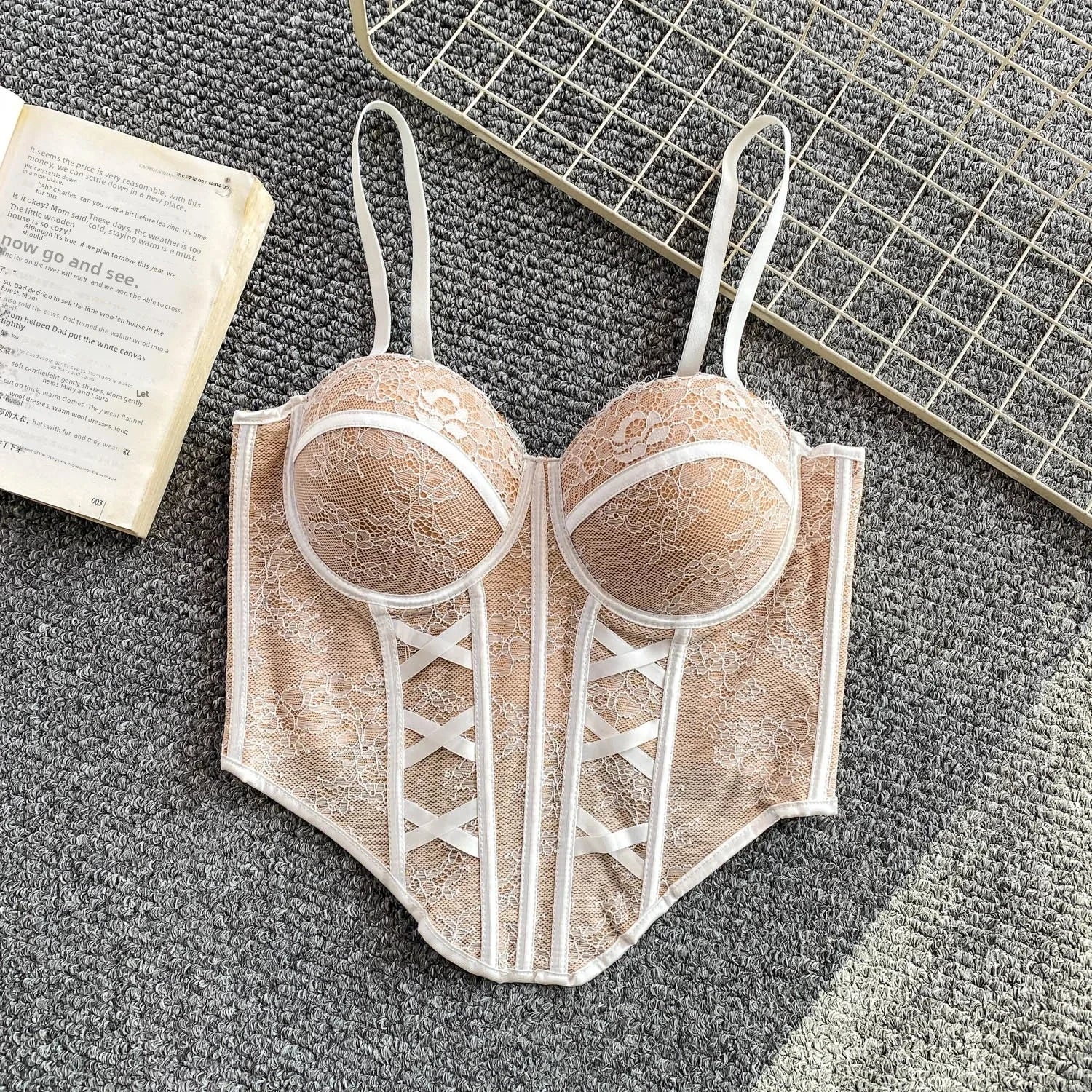 Sweet Lace Bustier