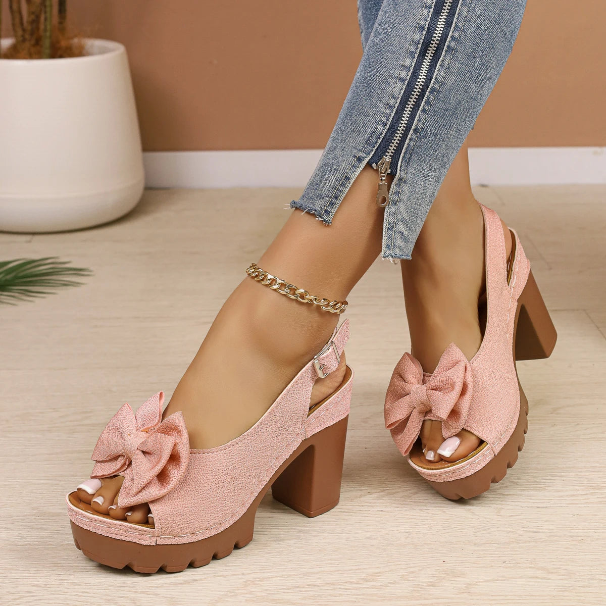 Leather Heels with Bow